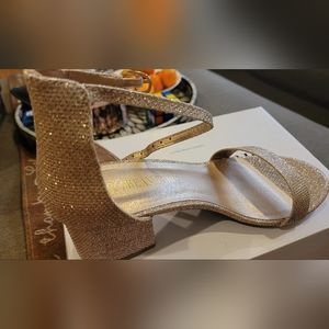 Dream pairs Gold/Glitter low chunk heels